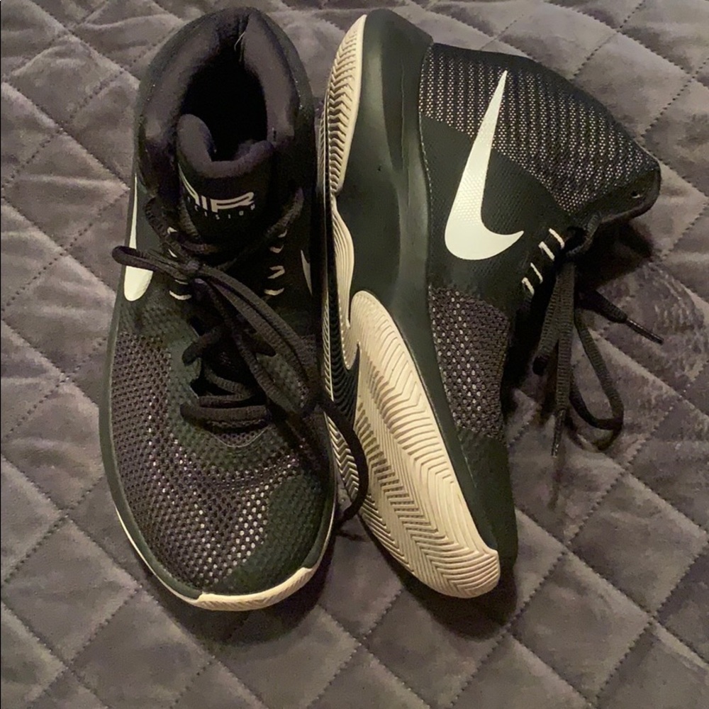 Size 8 Nike Air Precision